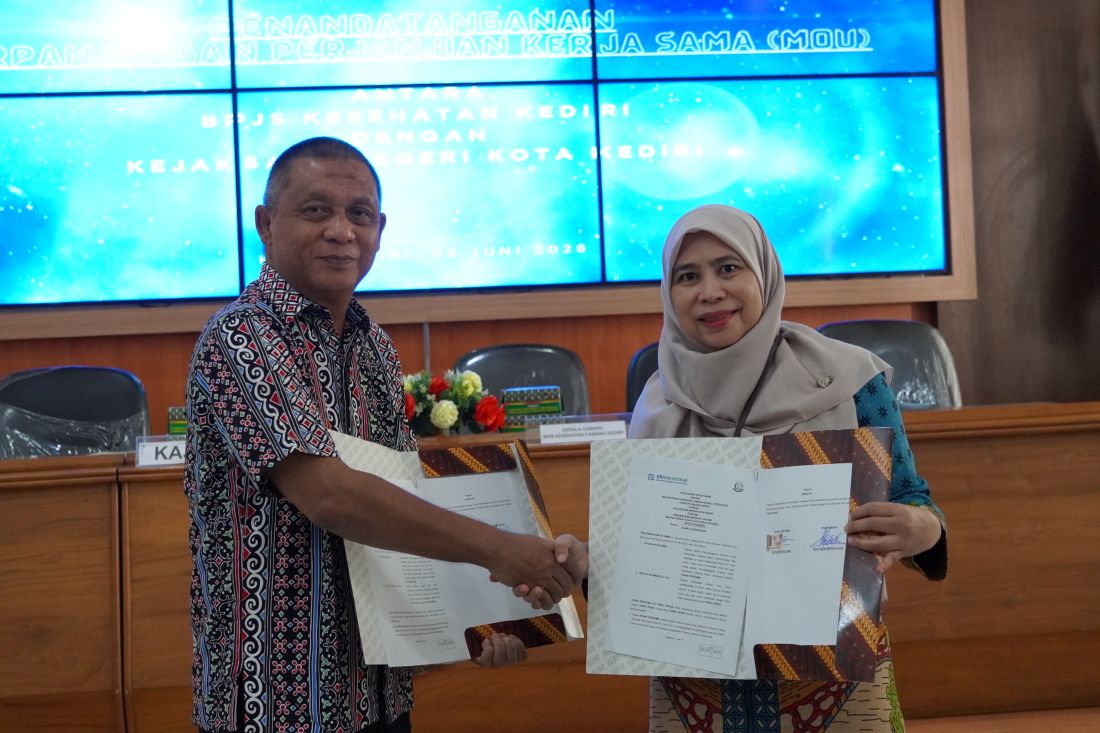 Kepala Kejaksaan Negeri Kota Kediri, Rivo Ch. M. Medellu dan Kepala BPJS Kesehatan Cabang Kediri, Tutus Novita Dewi. (Ist)