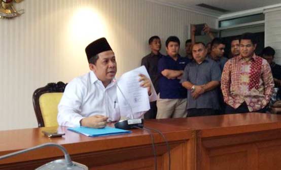 Fahri Hamzah saat protes pemecatan dirinya, beberapa saat lalu. foto: ilustrasi/merdeka.com