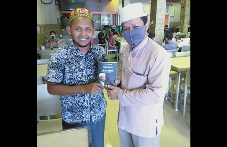 Tgk Muslem Hamdani, M.A. (kiri). Foto: ist