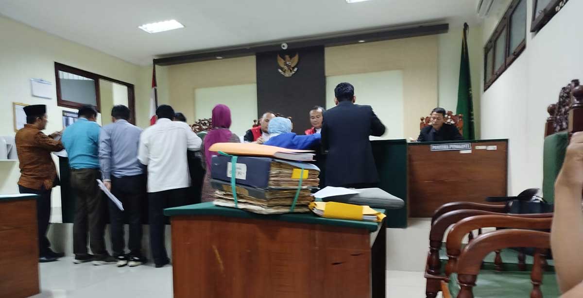 Penyerahan bukti resmi terkait status sengketa tanah di Jombang.