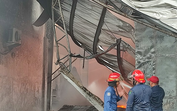 Kebakaran Pabrik Palet Plastik di Tanggulangin Sidoarjo Diduga Akibat Percikan Api dari Alat Las