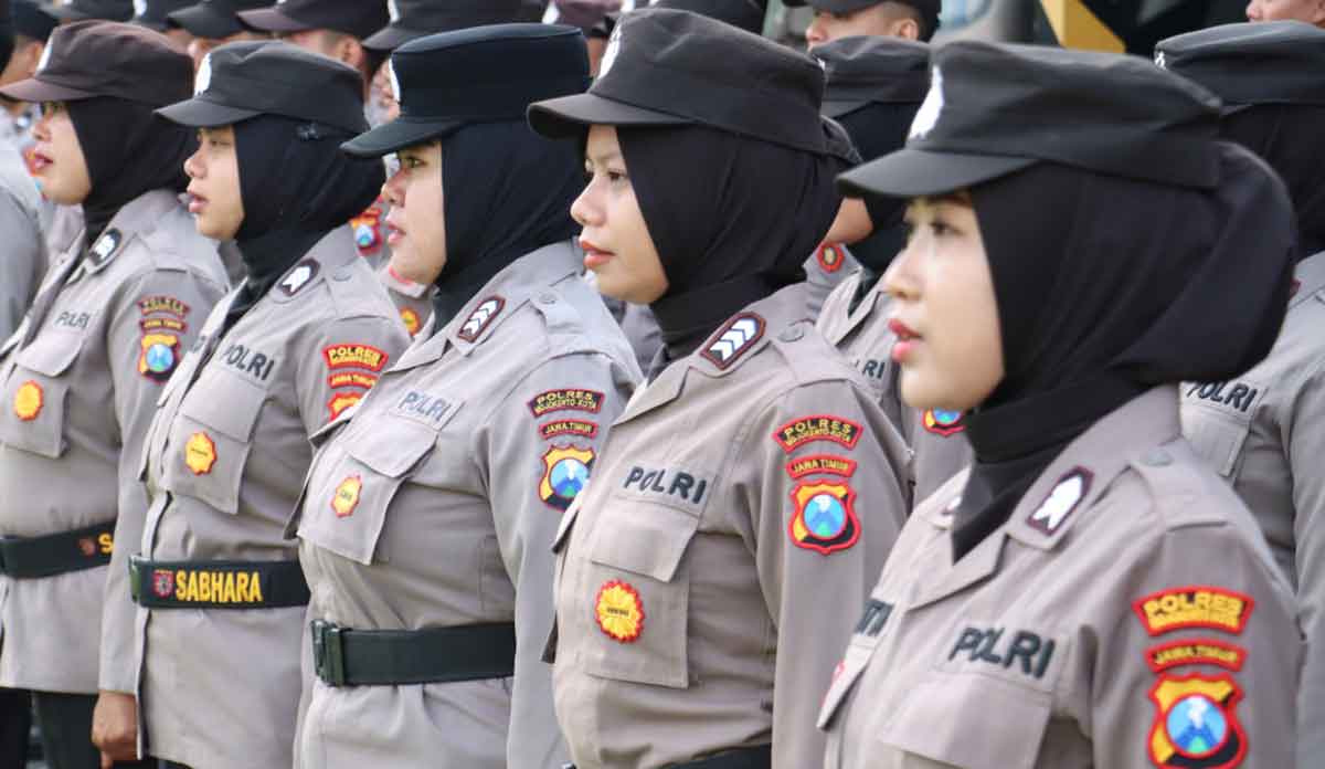 Peringati Hari Kartini, Polwan Polres Mojokerto Kota Jadi Petugas Upacara