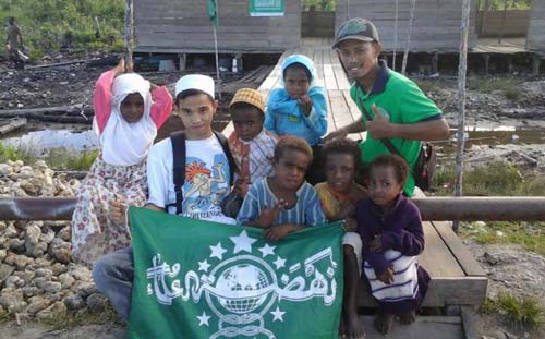 Thoriqoh benar-benar menjadi basis NU. Tampak gerakan dakwah Thariqat Sarkubiyah menembus pedalaman di Papua. Foto: Tharikat Sarkubiyah