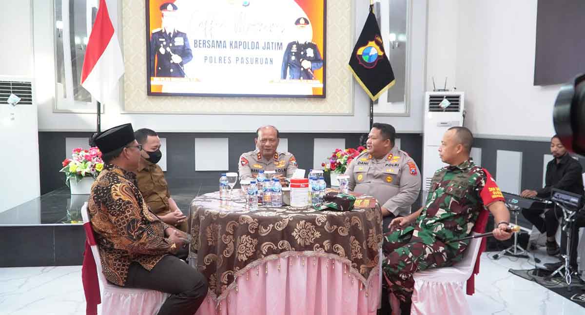 Kapolda Jatim saat Coffee Morning di Pasuruan.