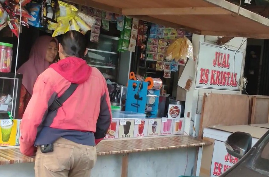 Wartawan saat mencoba mengonfirmas di rumah terlapor