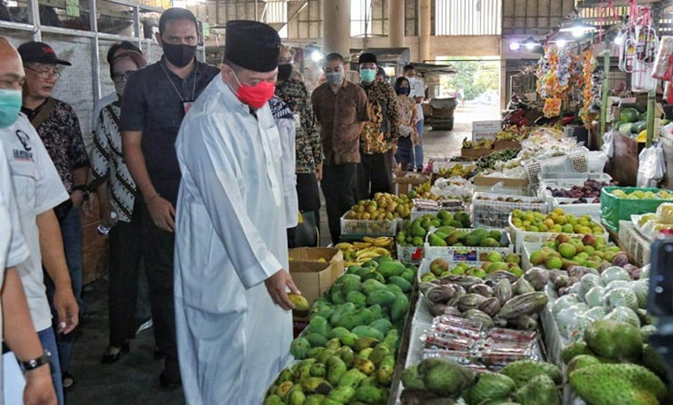 Senator asal Jawa Timur AA LaNyalla Mahmud Mattalitti saat mengunjungi PT Puspa Agro.