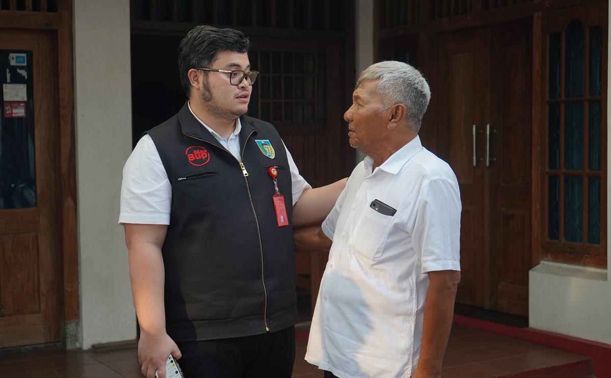 Datangi Kades Gabru, Bupati Kediri Selesaikan Persoalan Penutupan Akses Warga