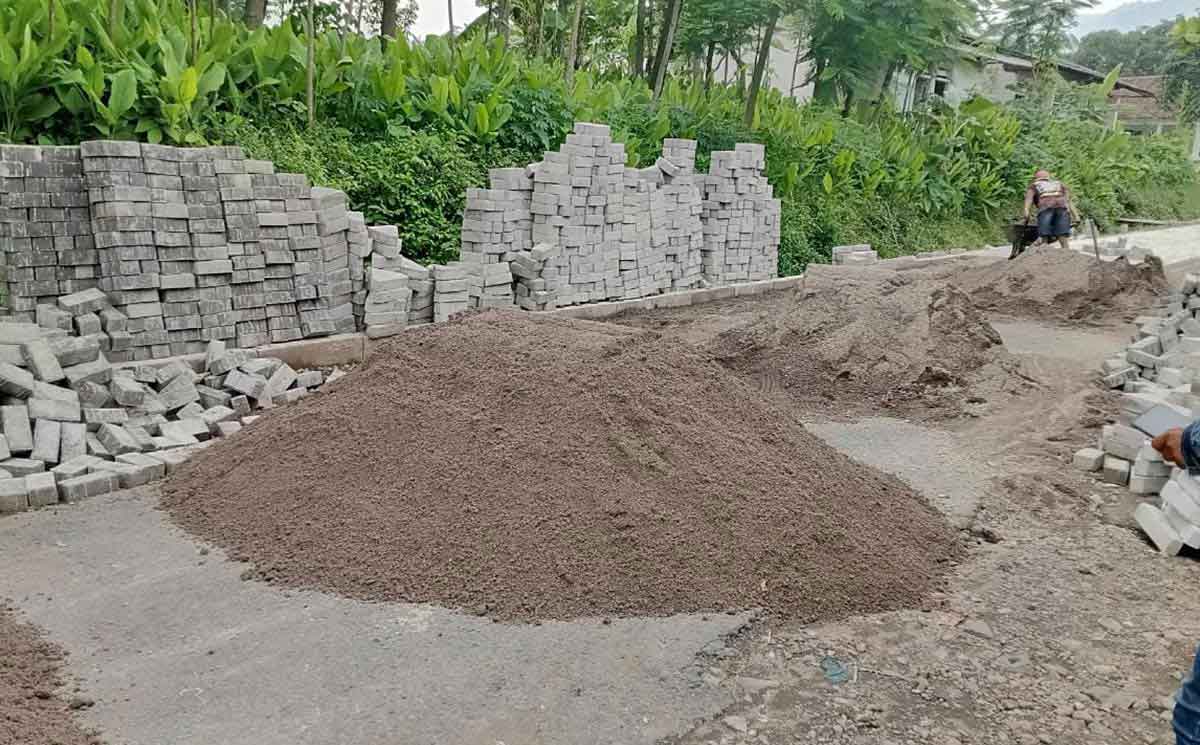Melalui DBHCHT 2023, DKPP Lamongan Bangun 33 Titik Jalan Perkebunan