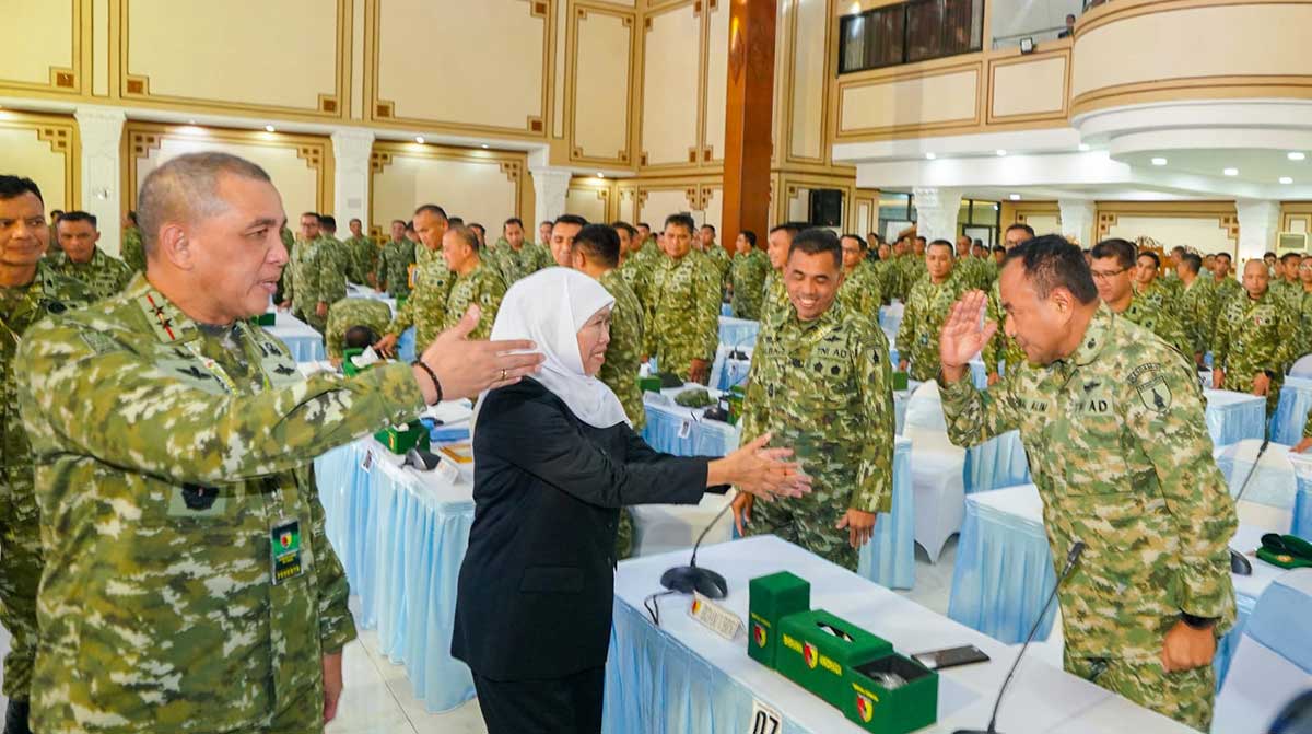 Gubernur Khofifah ketika menghadiri Rapat Pimpinan Kodam V/Brawijaya.