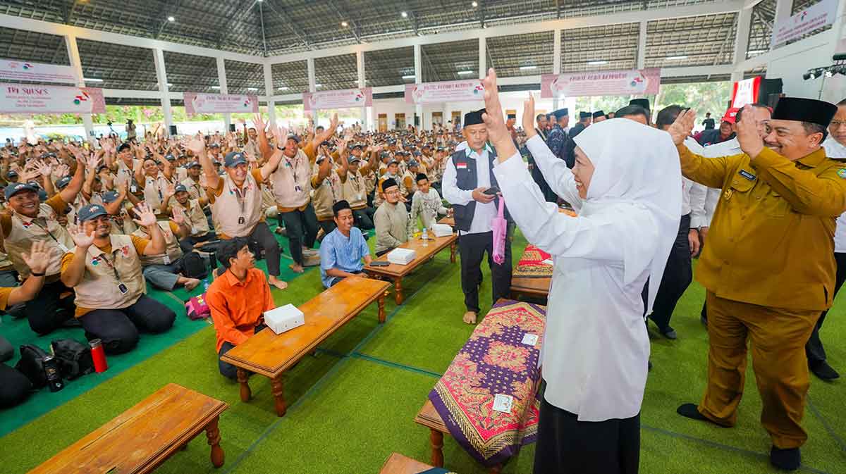 Gubernur Khofifah saat menyapa para peserta Permata CAI ke-46 di Jombang.