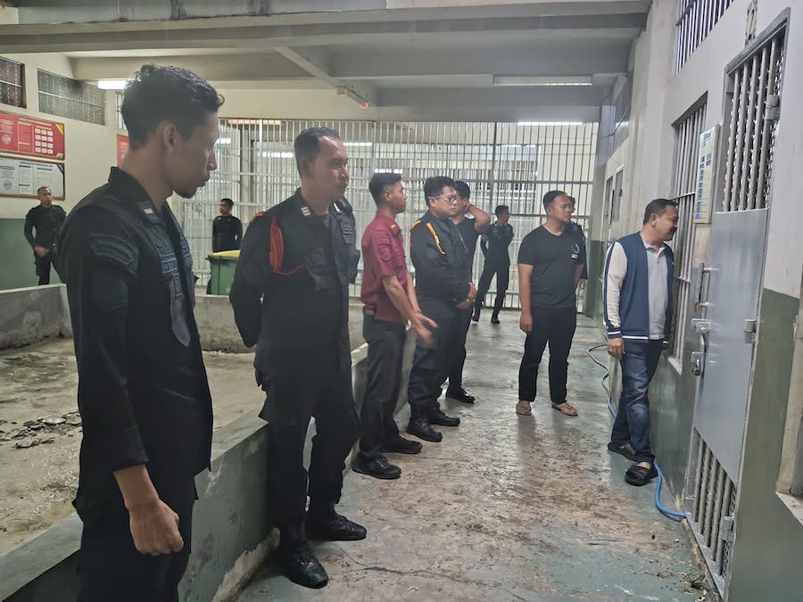 Kontrol keliling yang dilakukan Kalapas II A Madiun