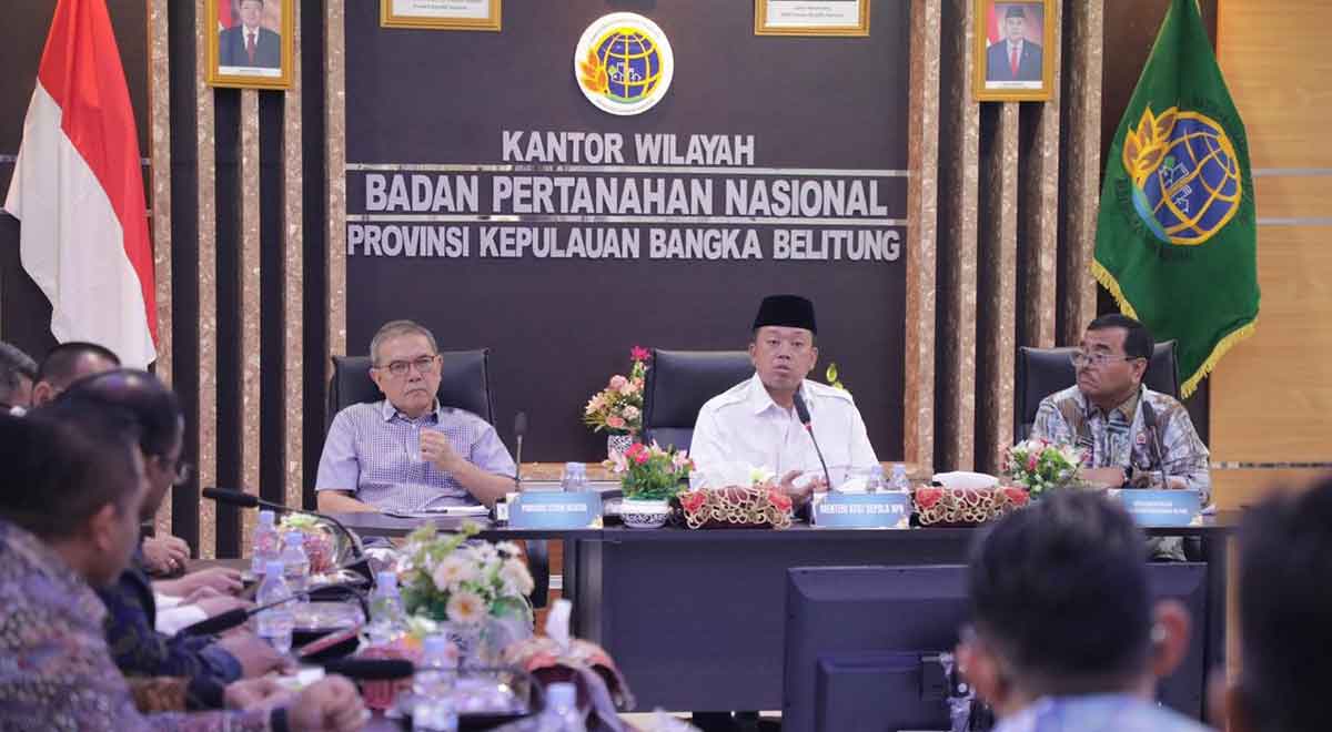 Menteri ATR/BPN, Nusron Wahid, saat memberi pengarahan kepada jajaran Kanwil BPN Kepulauan Bangka Belitung. 