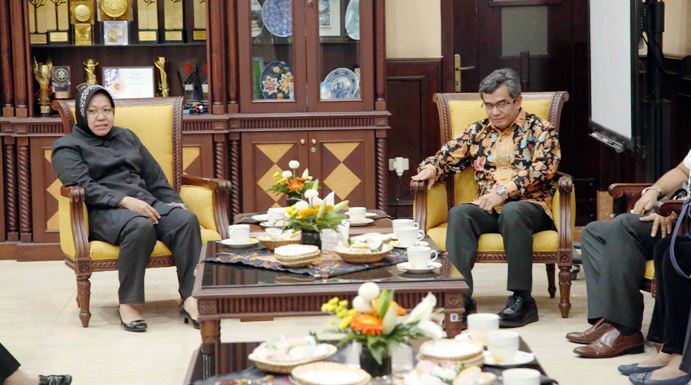 Pertemuan Walikota Surabaya dan Ketua Ombudsman Republik Indonesia. (Humas Pemkot Surabaya)