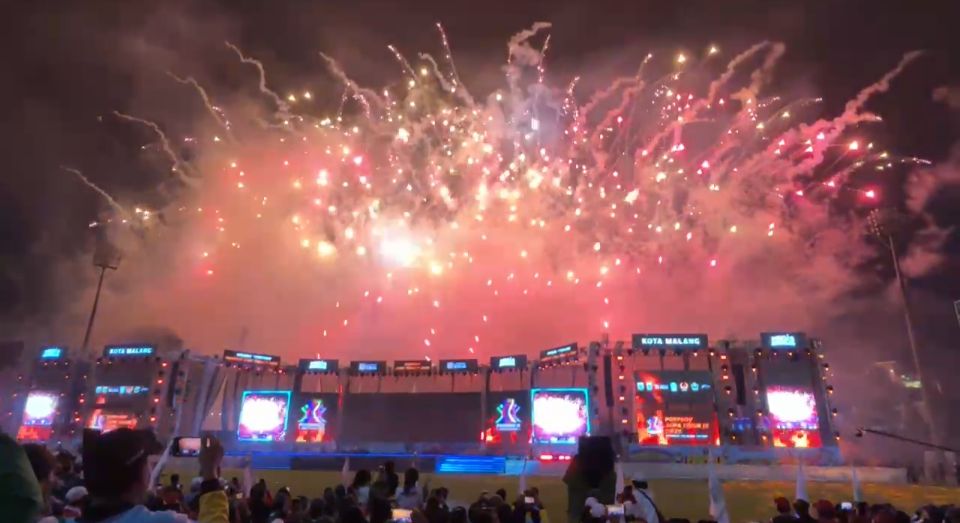 Drone Show dan Pesta Kembang Api Meriahkan Opening Ceremony Porprov IX Jatim