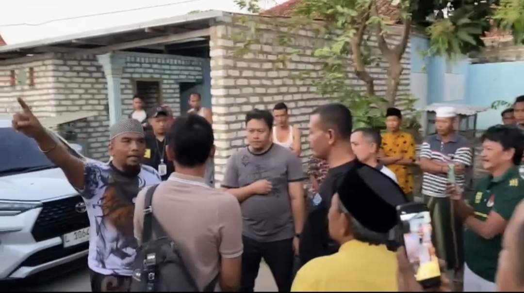 Tangkap layar viralnya video cekcok antara pengusaha rokok dan petugas Bea Cukai di Pamekasan
