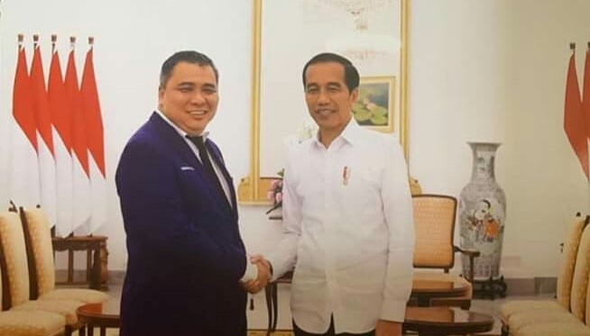 Ahmad Ali, mantan Wakil Ketua Nasdem yang kini Ketua Harian PSI. Ia tampak bersama Jokowi. Foto: Dok. Nasdem