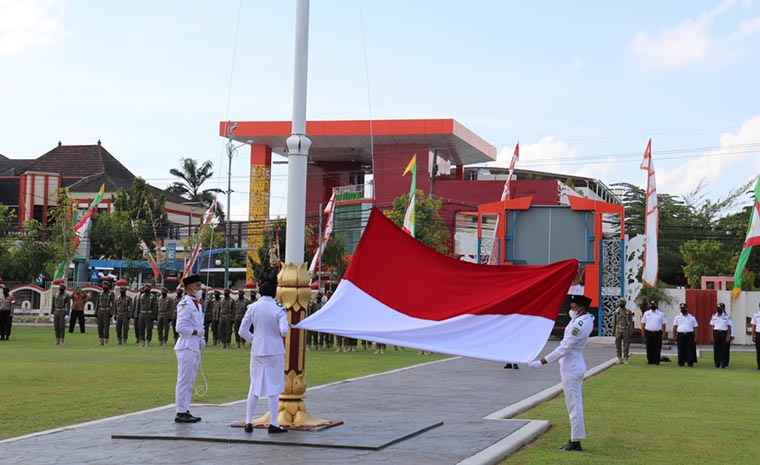 Upacara Peringatan Hari Upacara 10 November di Halaman Kantor Bupati Sumenep.