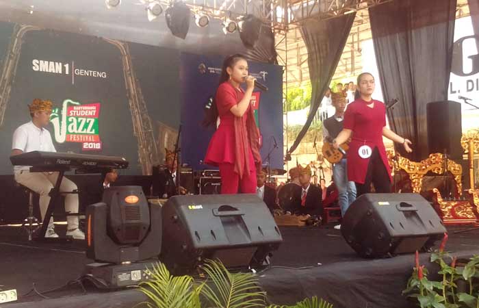 Para peserta saat tampil di panggung Student Jazz 2018.