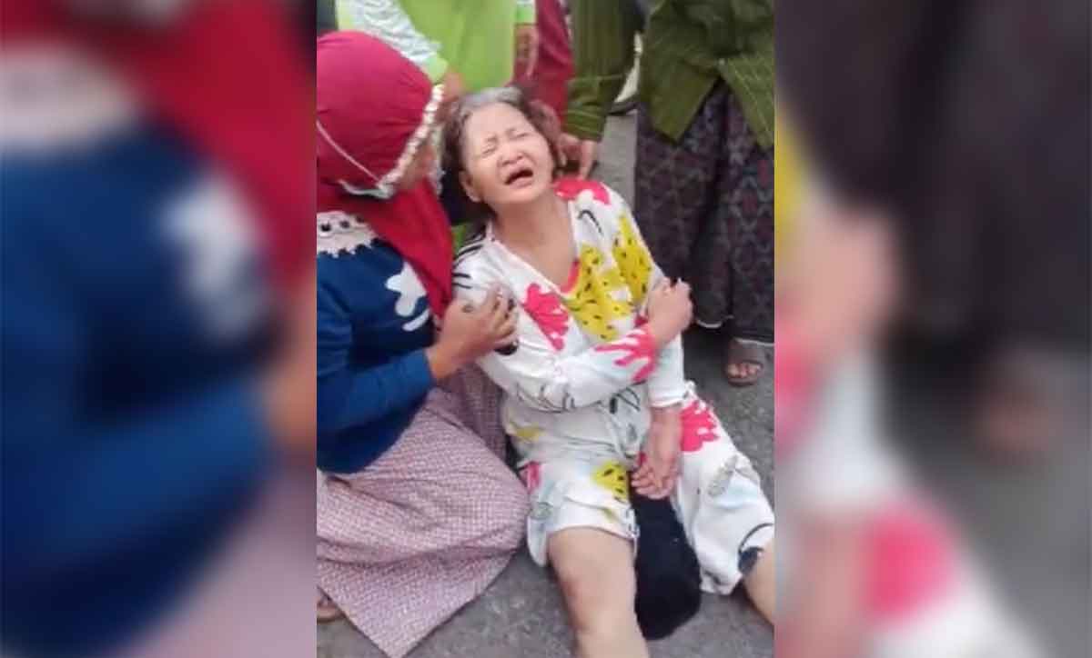 Nenek penjual keripik di Pamekasan yang menjadi korban perampokan.