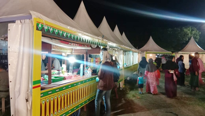 Suasana festival jajanan tradisional di Taman Lanceng Kapongan, Situbondo.