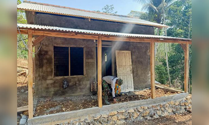 Rumah Siyono yang tinggal finishing.
