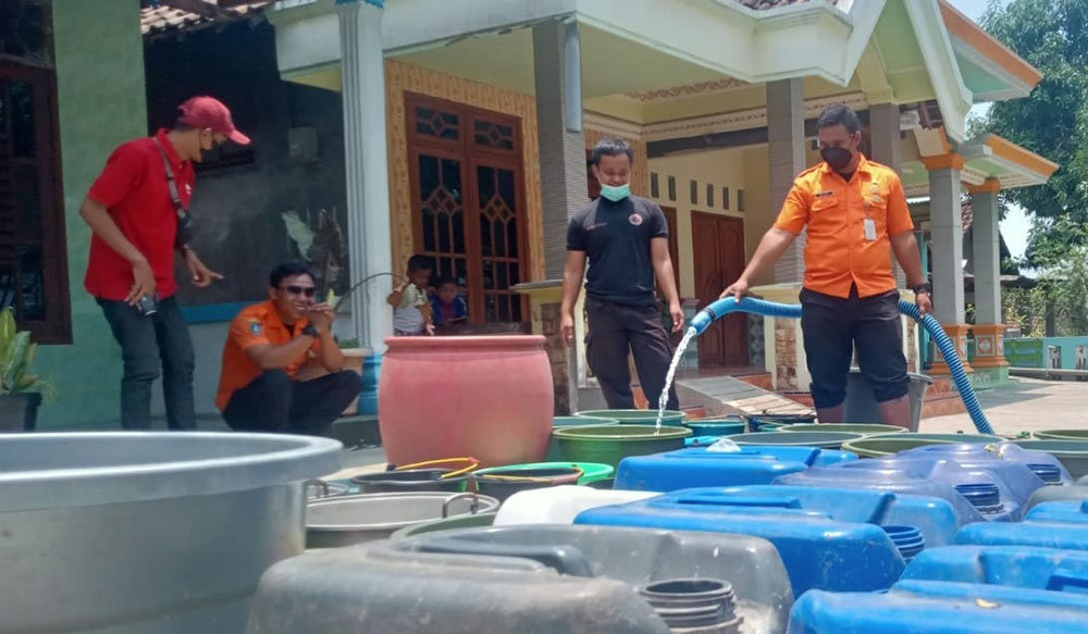 Musim Kemarau, Desa Ngrimbi Jombang Kekurangan Air Bersih
