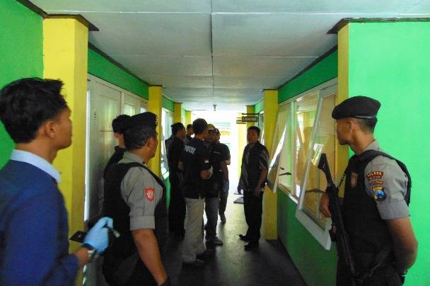 Penggeledahan kantor KONI beberapa waktu lalu.