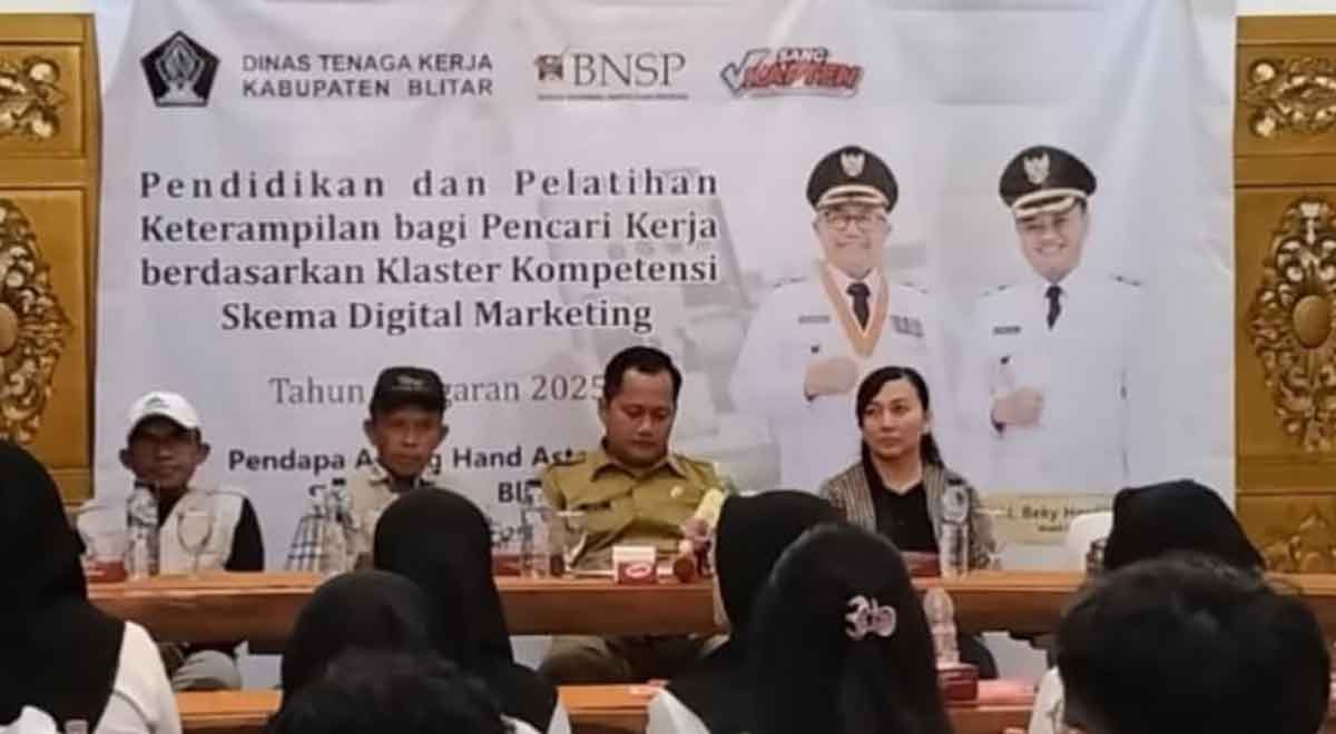 Berdayakan Masyarakat, Disnaker Kabupaten Blitar Gelar Pelatihan Digital Marketing Berbasis DBHCHT