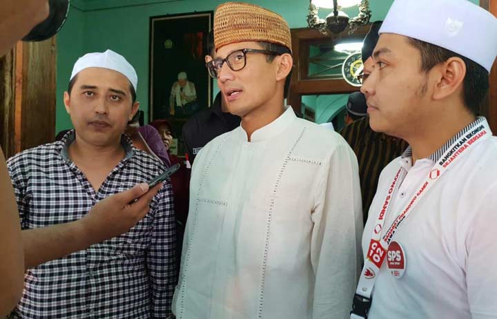 Fauzi Mahendra (kanan) saat mendampingi Cawapres Sandiaga Uno di Jawa Timur, kemarin. foto: ist