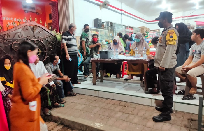 Sasar Nelayan, Vaksinasi di Tuban Digelar Malam Hari