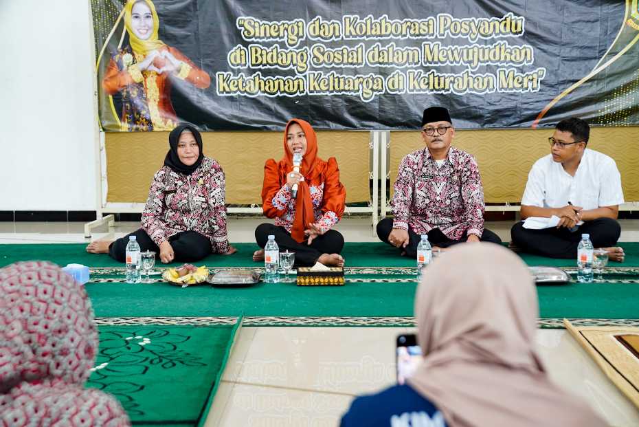 Wali Kota Mojokerto saat membuka kegiatan Sinergi dan Kolaborasi Posyandu di Bidang Sosial dalam Mewujudkan Ketahanan Keluarga