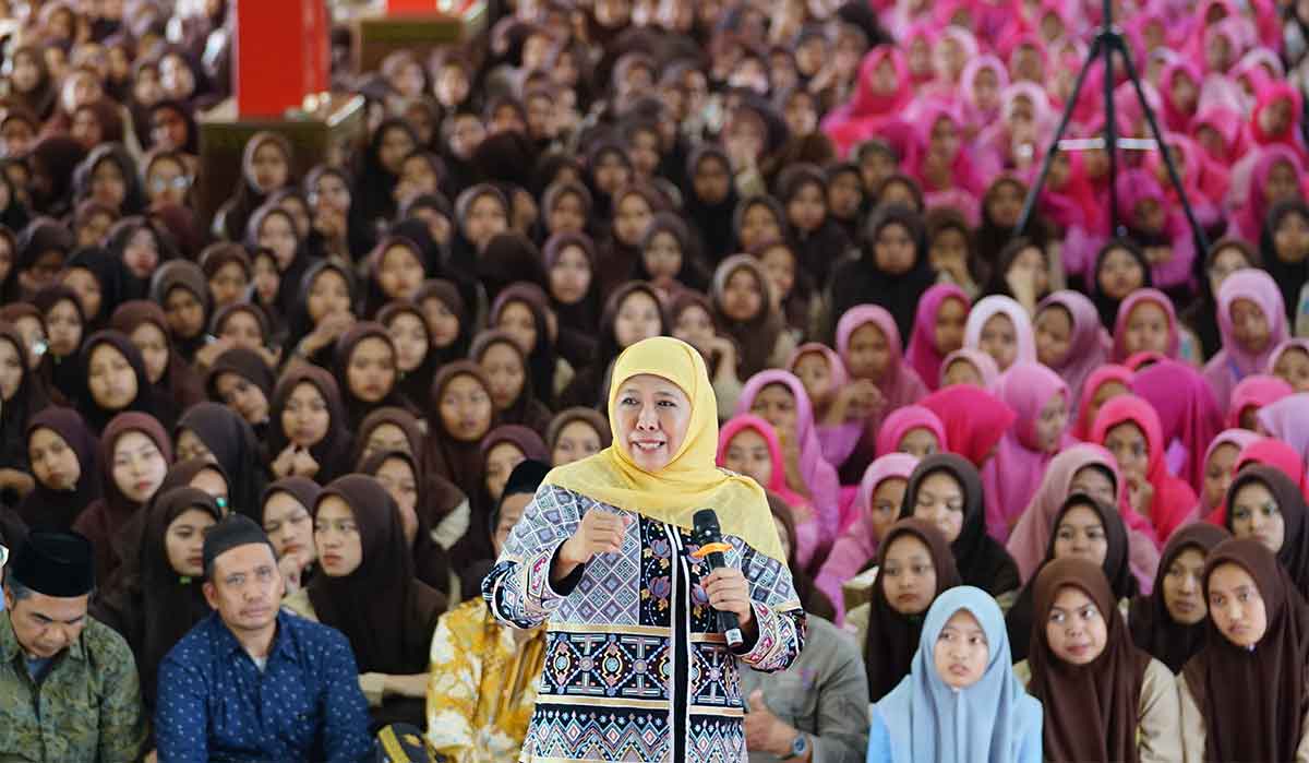 Gubernur Jawa Timur, Khofifah Indar Parawansa, saat memberi sambutan.