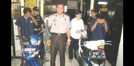 Dua jembret yang diringkus polisi. (Rusmiyanto/BANGSAONLINE)