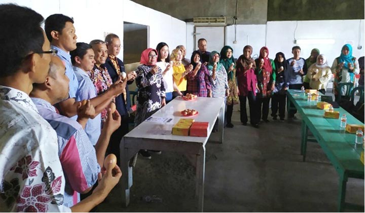 Gerakan makan telur yang dilaksanakan oleh Dinas Peternakan dan Ketahanan Pangan Kabupaten Pasuruan.