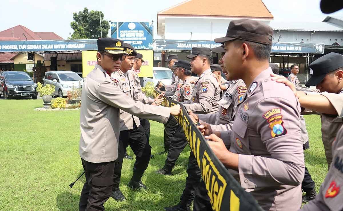 Kapolres Mojokerto Kota saat memimpin giat Latkapuan Dalmas.
