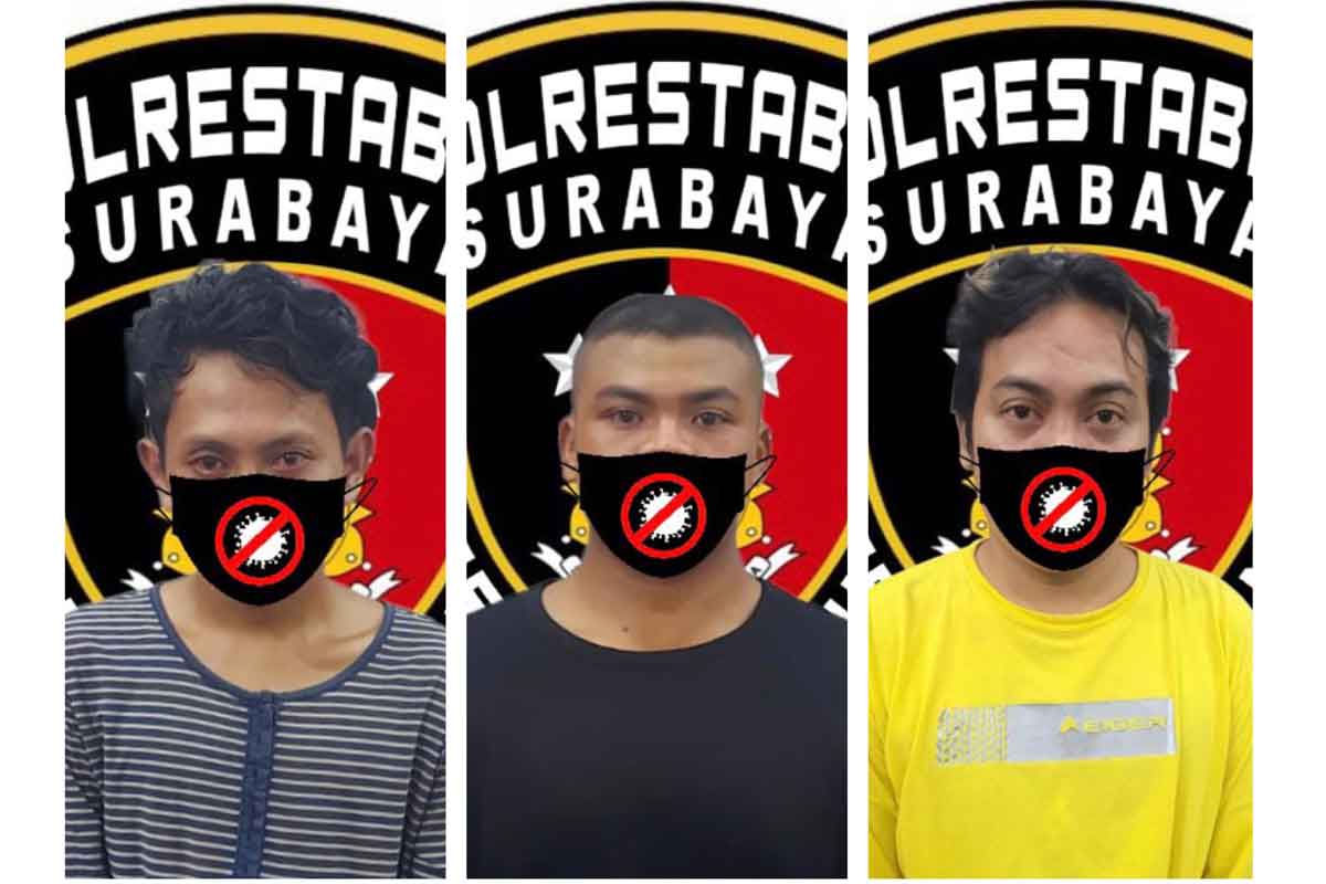 Tiga pelaku saat diamankan Polrestabes Surabaya