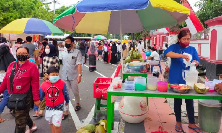 Pasar Takjil Kota Blitar Digelar Petugas Satpol Pp Siaga Tertibkan