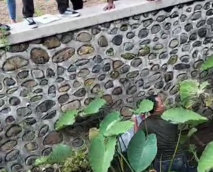 Lokasi penemuan mayat bayi di Sungai Jalan Kerinci, Kota Probolinggo
