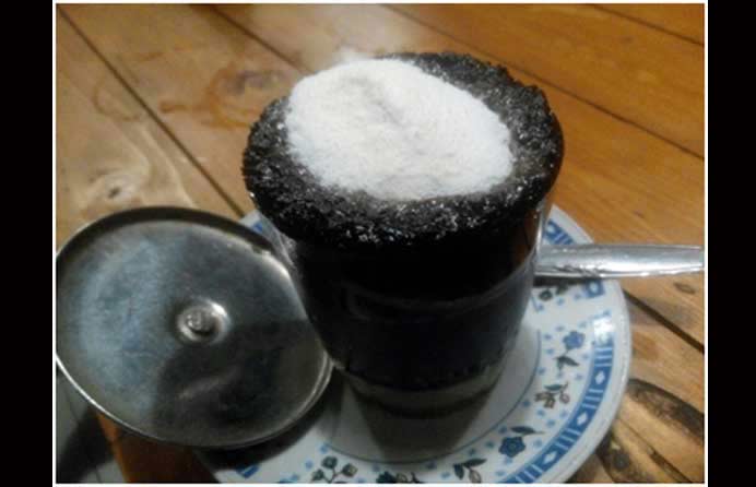 Tampilan kopi kasar ala Gresik. foto: DISNA/ UTM
