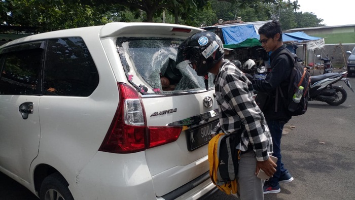 Mobil rental yang digunakan pelaku untuk mencuri kambing.