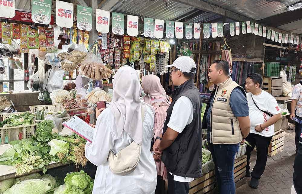 Bapanas RI didampingi Satgas Pangan Polres Pasuruan meninjau Pasar Bangil.