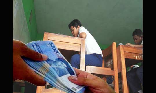 Pungli untuk pembayaran LKS. foto: ilustrasi
