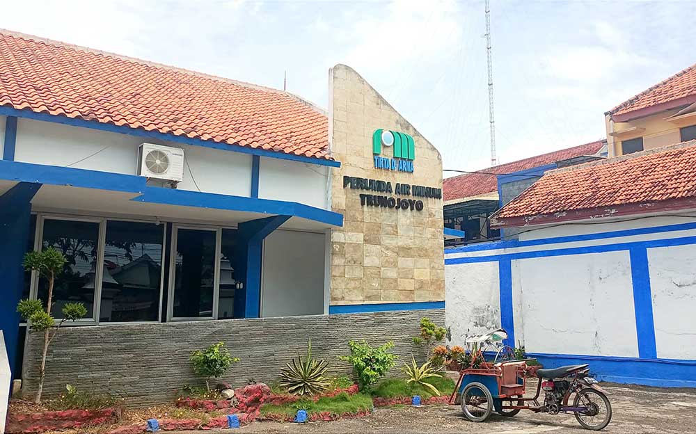 Kantor Perumda Air Minum Trunojoyo, Sampang.