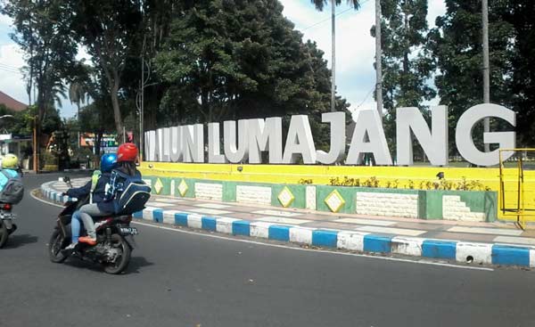 Komisi B Sidak Rehab Fisik Alun-alun Lumajang, Banyak Temukan Masalah
