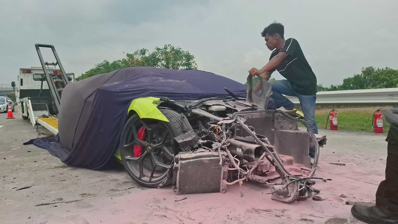 Kondisi mobil Lamborghini usai mengalami laka