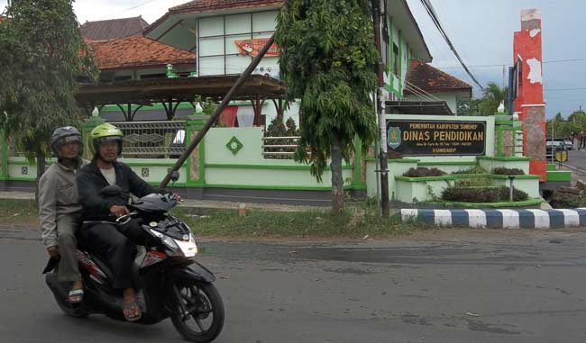 Kantor Dinas Pendidikan Kabupaten Sumenep. foto: rahmatullah/ BANGSAONLINE