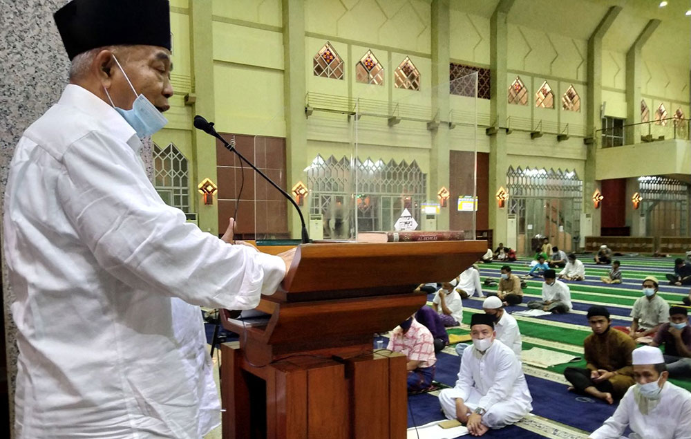 Ingin Dapat Lailatul Qadar? Ini Pesan Kiai Asep di Masjid Agung Batam