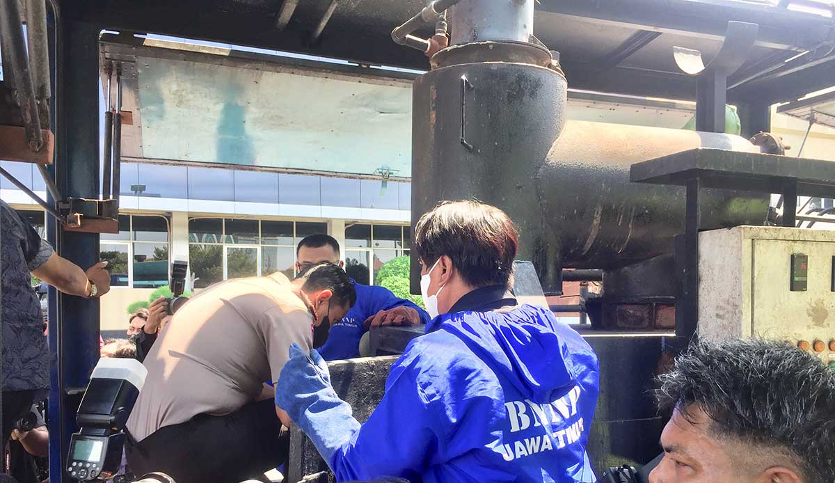 Pemusnahan narkotika jenis kokain seberat 22,8 kilogram yang ditemukan di Sumenep.