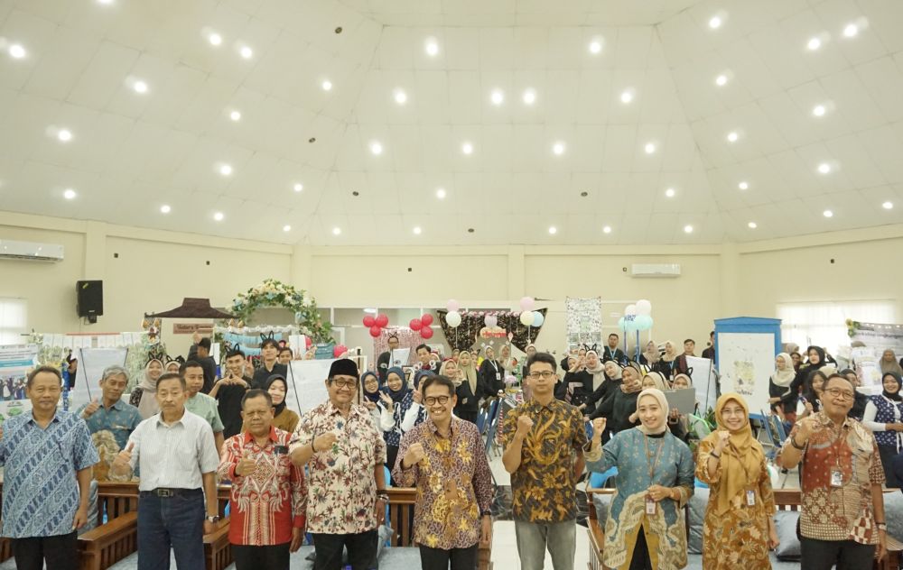 Prodi Pendidikan Profesi Guru (PPG) Unirow Tuban  menggelar kegiatan Gelar Karya Projek Kepemimpinan Mahasiswa.