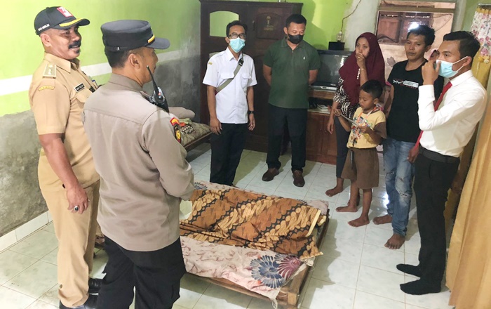 Jenazah saat disemayamkan di rumah duka.